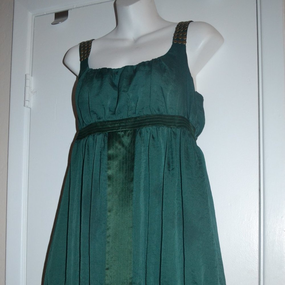 Gianni Bini size 2 green sleeveless dress